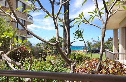 Bilinga Apartment | Bilinga Gardens 3 - Bilinga/North Kirra Beachfront - Min. 3 Night Stays!