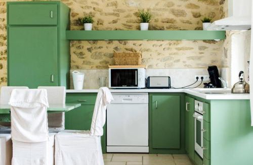 Colonzelle Apartment | Billard