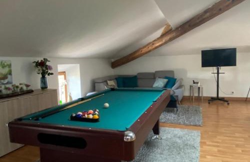 Socourt Apartment | Billard Lounge loft détente avec Billard & Netflix by BoookingFuté