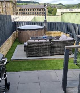 Slaithwaite Apartment | Billie Island apartments