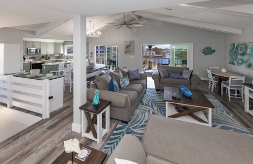 Sandbridge House | Bills are Paid - 5 bedroom pool home on the bay
