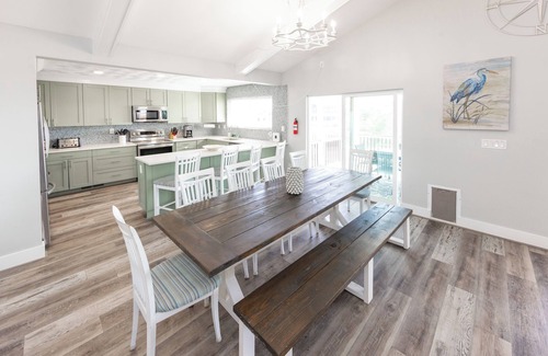 Sandbridge House | Bills are Paid - 5 bedroom pool home on the bay