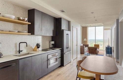 Rainey Street Historic District Condo | Billy by AvantStay | Brand New Condo in Austin w/Amazing Amenities
