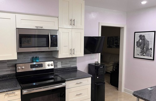 Wilton Manors House | Billy's Resort -Men only-Clothing optional-Triad Bungalow