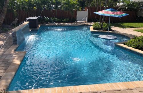 Wilton Manors House | Billy's Resort- Men Only - Solo Hombres