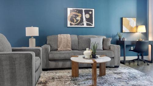 Camelback East Apartment | Biltmore Apartments by Landing
