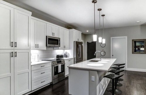 Downtown Asheville Condo | Biltmore Avenue Balcony Condo