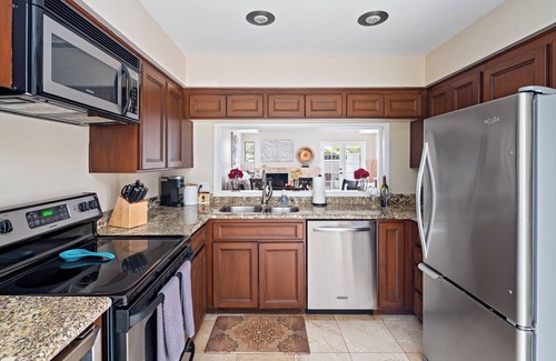 Biltmore Courts Cottage | Biltmore Bliss - Pool - Gym - Tennis/pickle Ball