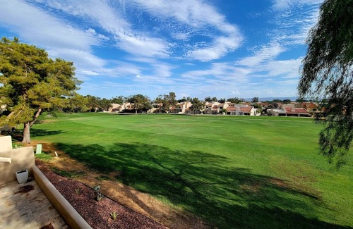 Camelback East Condo | Biltmore Golfcourse & Mountain Views