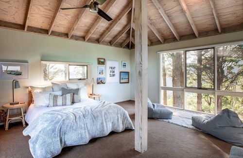 Apollo Bay House | BIMBADEEN ON BUSTY - Views to ocean and Otways