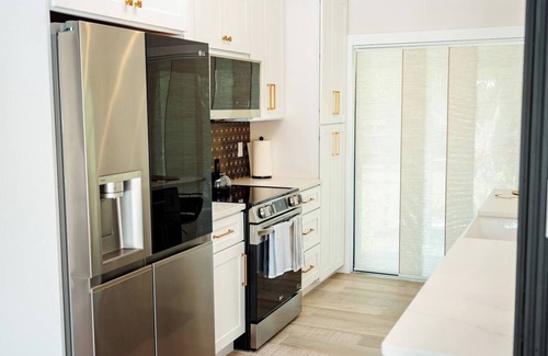 Lauderdale Isles House | Bimini Bliss: 3BR Waterfront Getaway w/Heated Pool & Outdoor Dining