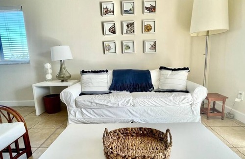 Alice Town Condo | Bimini Breeze... Bimini Bay 3rd Floor Condo