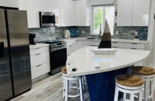 Alice Town Apartment | Bimini World Resorts Tipsy Turtle With Boatslip