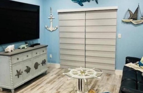 Alice Town Apartment | Bimini World Resorts Tipsy Turtle With Boatslip