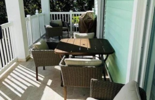 Alice Town Apartment | Bimini World Resorts Tipsy Turtle With Boatslip
