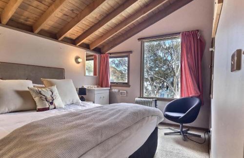 Dinner Plain Ski Chalet | Bindi - Alpine Getaways's Chalet at Tower Rd