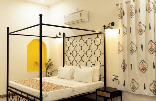 Alwar Hotel | Bingo Botique