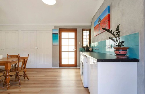 South Fremantle Apartment | Binks Beach House - South Fremantle