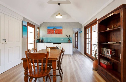 South Fremantle Apartment | Binks Beach House - South Fremantle