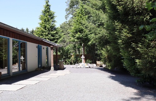 Rott House | Bio-ferienhaus am Naturschutzpark Eifel mit Eigenem Bach