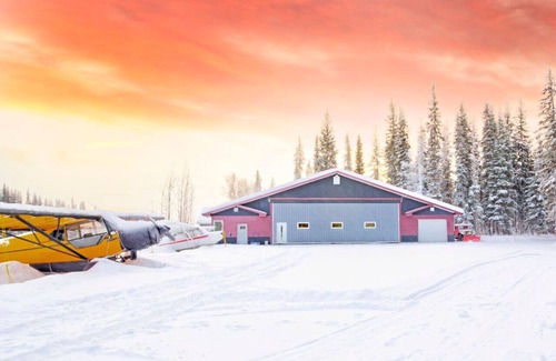 North Pole Apartment | Biplane Hangar: Bighorn Room