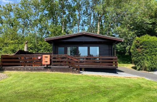 Newton Stewart Ski Chalet | Birch Lodge 21 with Hot Tub