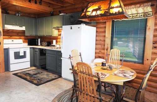 Cheboygan Cabin | Birch Lodge #4 Summar