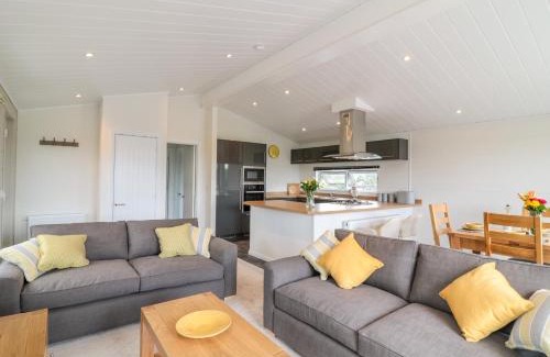 Teigngrace House | Birch Lodge