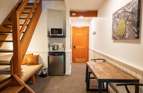 Mazama House | Birch Room 10 - loft room at The Inn At Mazama
