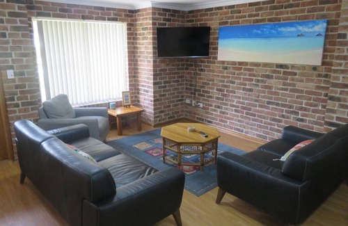 South West Rocks House | BIRCHGROVE 3 - 400 METRES TO BEACH