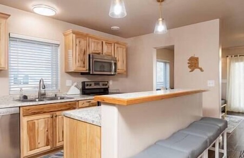 Fairbanks House | BirchHill Retreat Great Location1+Garage+Aurora