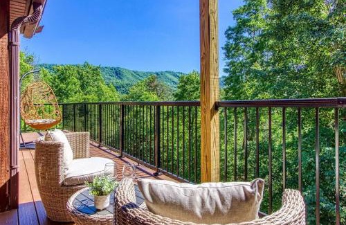 Gatlinburg - Pigeon Forge House | Birchwood Lodge by Avada Properties