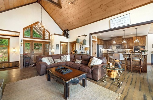 Ellijay Cabin | Birchwood Lodge in Ellijay