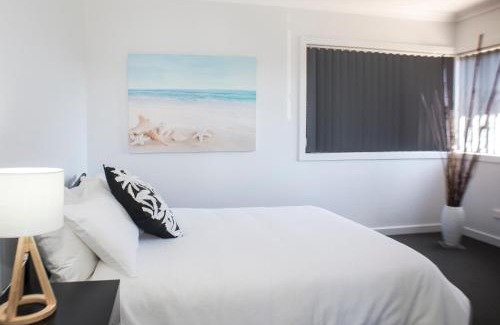 Bridport House | Bircoo Cottage Beach and Golf Getaway