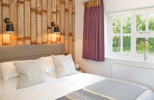 Fonthill Bishop Bed & Breakfast | Bird & Carter Fonthill
