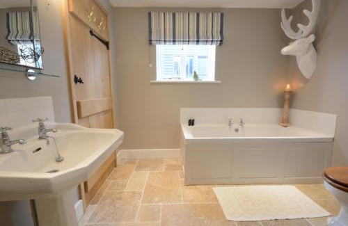 Martlesham Heath House | Bird Cottage, Burgh