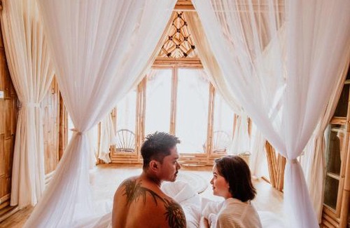 Sidemen Cabin | Bird Hills Bamboo House