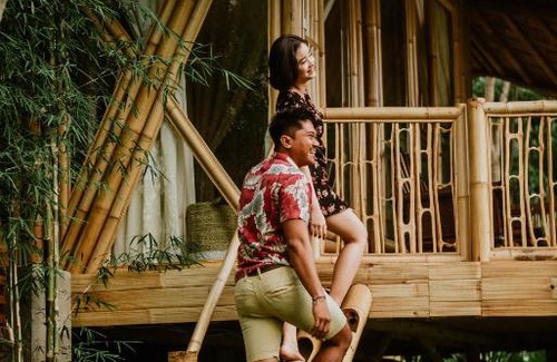 Sidemen Cabin | Bird Hills Bamboo House