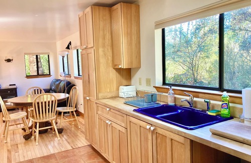 Mendocino House | Bird Lover's Paradise ~ Meadowlark House on Mendocino Coast Nature Preserve