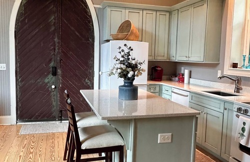 Franklin Cottage | Bird Song Guest House - Luxury Retreat in a pastoral setting - Franklin, TN