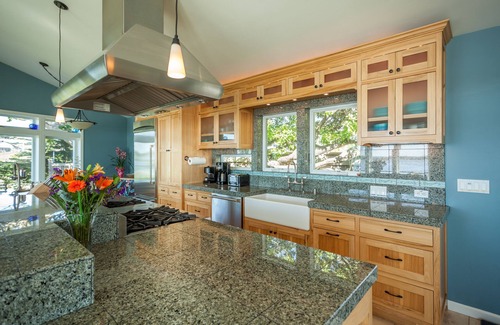 Bodega Bay House | Bird Watch @ Land's End with Amazing Views of the Harbor and Pacific Ocean