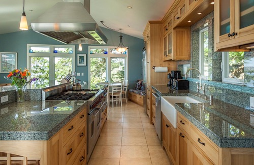 Bodega Bay House | Bird Watch @ Land's End with Amazing Views of the Harbor and Pacific Ocean