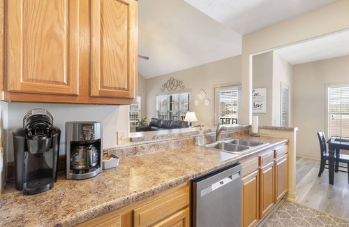 Branson West House | Birdie Lane Beauty | Community Amenities