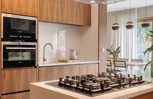 Redbridge House | Birdies Nest | Stylish Golf-Side Retreat in Wanstead – Perfect London Getaway
