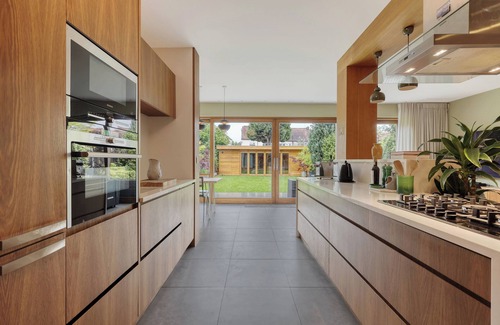 Redbridge House | Birdies Nest | Stylish Golf-Side Retreat in Wanstead – Perfect London Getaway
