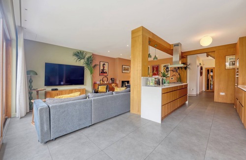Redbridge House | Birdies Nest | Stylish Golf-Side Retreat in Wanstead – Perfect London Getaway