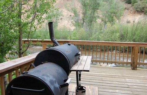 Red River House | Birds and Bears - In Town - On The River w/Fishing Spot - Large Parties - Pet Fr