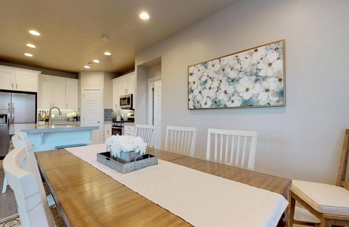 Sienna Hills House | Birds Eye View 4 Bedroom Apts by RedAwning