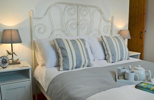 Woolfardisworthy House | Birdsong Cottage