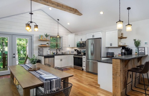 Waynesville Cottage | Birdsong Cottage - Junaluska